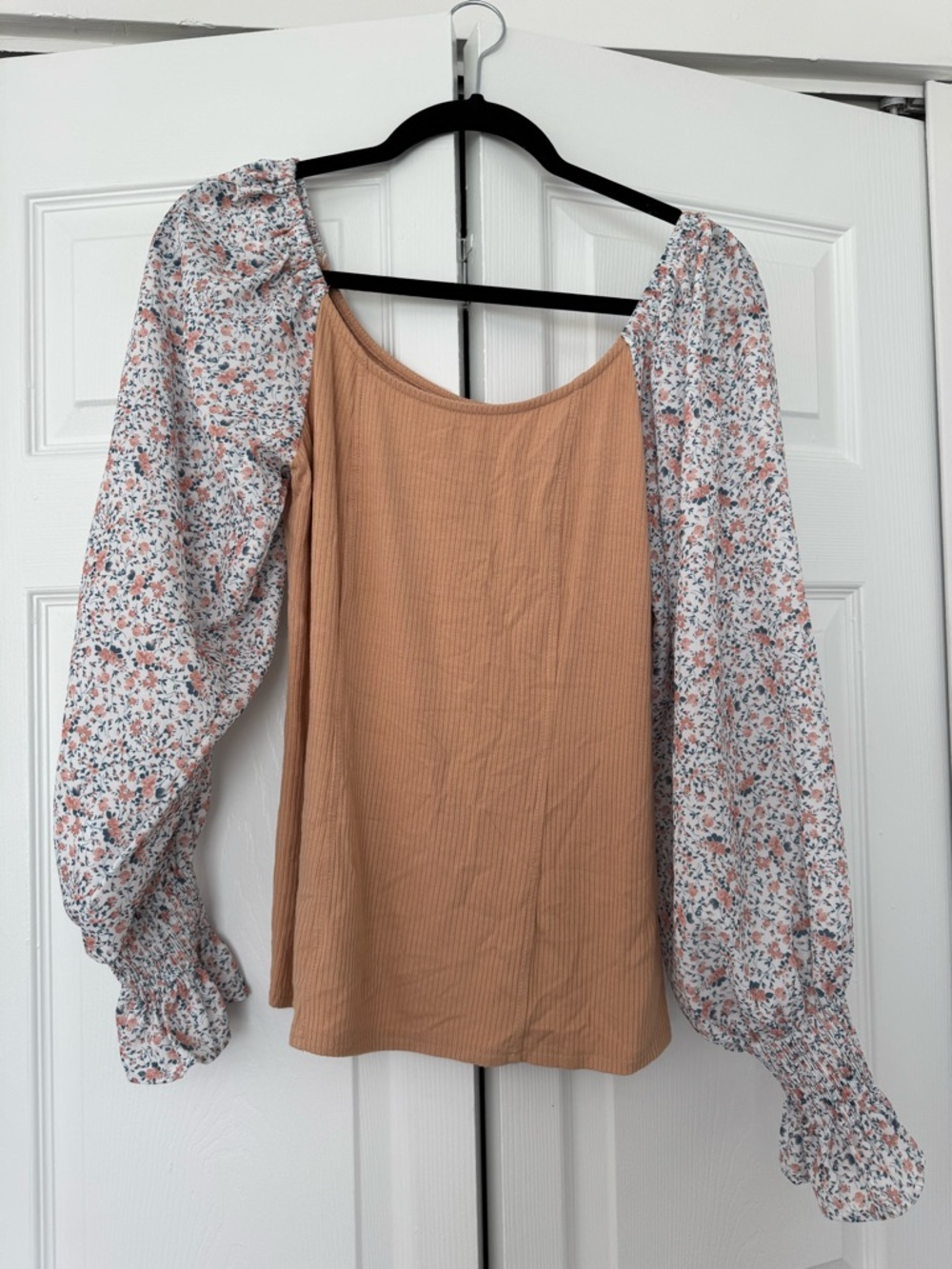 Women's Floral Puff-Sleeve Tank Top - Tan Floral Sleeves